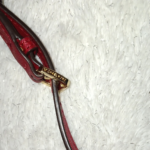 Michael Kors Preloved Red Crossbody with Gold Chain. Very Good Used Condition - Picture 7 of 12